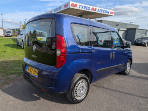 2013 Fiat Doblo 1.6 Multijet 16v Active in Blue — image 4
