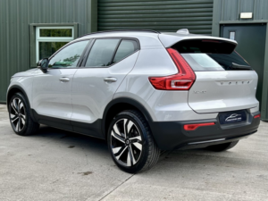 2025 Volvo Xc40 2.0 Plus Dark B3 (163 Hp) in Silver — image 2