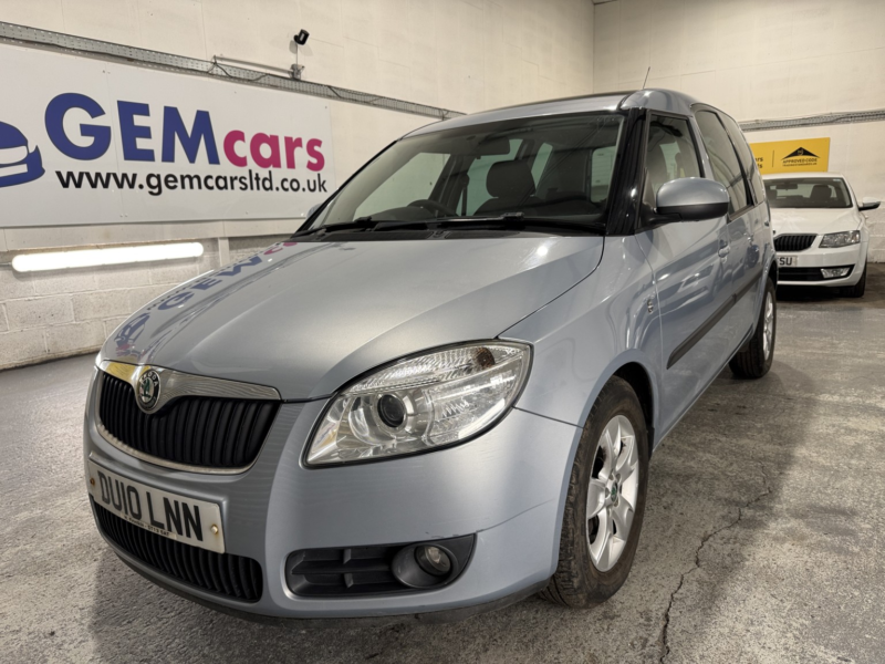 2010 Skoda Roomster 1.9 Tdi Se in Blue — image 1