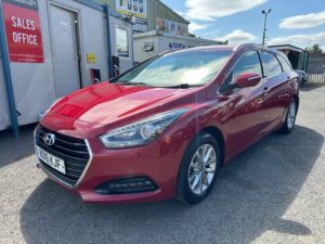 2016 Hyundai I40 1.7 Crdi Blue Drive Se Nav Tourer Euro 6 (s/s) 5dr in Red — image 3