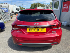 2016 Hyundai I40 1.7 Crdi Blue Drive Se Nav Tourer Euro 6 (s/s) 5dr in Red — image 6