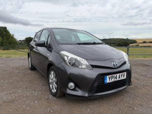 2014 Toyota Yaris 1.5 Vvt-H Icon Plus CVT Euro 5 5dr in Grey — image 3