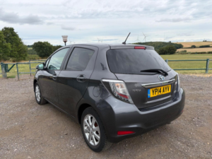 2014 Toyota Yaris 1.5 Vvt-H Icon Plus CVT Euro 5 5dr in Grey — image 5