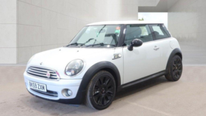 2009 MINI Hatch 1.6 Cooper Camden Euro 4 3dr in Silver — image 2