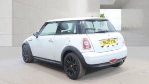 2009 MINI Hatch 1.6 Cooper Camden Euro 4 3dr in Silver — image 3