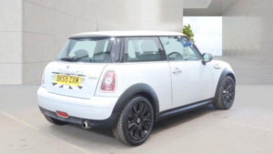 2009 MINI Hatch 1.6 Cooper Camden Euro 4 3dr in Silver — image 4