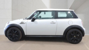 2009 MINI Hatch 1.6 Cooper Camden Euro 4 3dr in Silver — image 6
