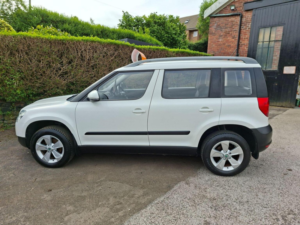 2013 Skoda Yeti 1.2 Tsi S Euro 5 5dr in White — image 5