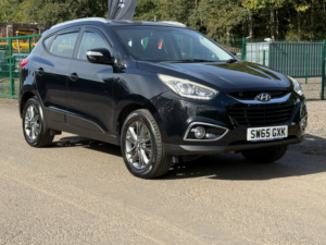 2015 Hyundai Ix35 1.7 Crdi Se SUV 5dr Diesel Manual Euro 5 (s/s) (115 Ps) in Black — image 3