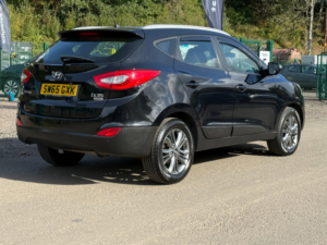 2015 Hyundai Ix35 1.7 Crdi Se SUV 5dr Diesel Manual Euro 5 (s/s) (115 Ps) in Black — image 5