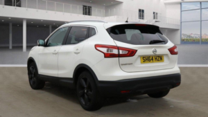 2014 Nissan Qashqai 1.2 Dig-T N-Tec+ 2WD Euro 5 (s/s) 5dr in White — image 3
