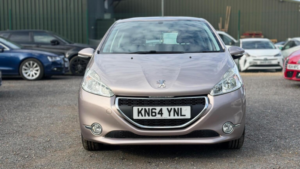 2014 Peugeot 208 1.2 Vti Puretech Active Euro 5 5dr in Pink — image 2