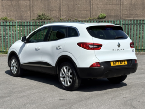 2017 Renault Kadjar 1.5 Dynamique Nav Dci 110 in White — image 2