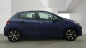 2016 Peugeot 208 1.2 Puretech Xs White in Blue — image 5