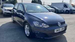 2016 Volkswagen Golf 1.4 Tsi Bluemotion Tech Match Edition in Blue — image 6