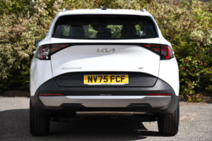2025 Kia Sportage 1.6 H T-Gdi Pure SUV 5dr Petrol Hybrid Auto Euro 6 (s/s) (235 Bhp) in White — image 6