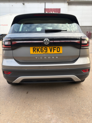 2019 Volkswagen T-Cross 1.0 Tsi Se SUV 5dr Petrol Manual Euro 6 (s/s) (95 Ps) in Grey — image 4
