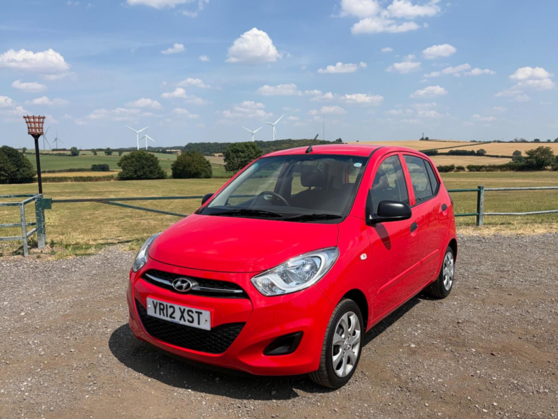 2012 Hyundai I10 1.2 Classic Euro 5 5dr in Red — image 1