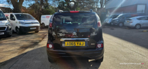 2015 Citroen C3 Picasso 1.2 Puretech Platinum in Black — image 4