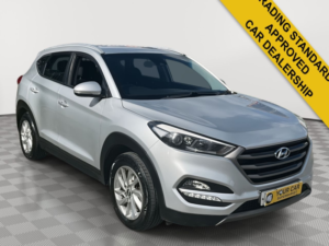2015 Hyundai Tucson 2.0 Crdi Se Nav SUV 5dr Diesel Manual 4WD Euro 6 (136 Ps) in Silver — image 2