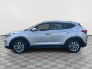 2015 Hyundai Tucson 2.0 Crdi Se Nav SUV 5dr Diesel Manual 4WD Euro 6 (136 Ps) in Silver — image 5