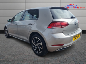 2019 Volkswagen Golf 1.6 Tdi Match in Silver — image 5