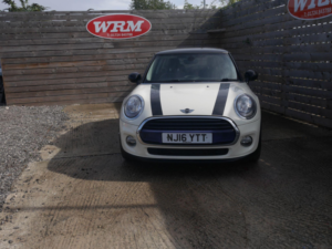 2016 MINI Hatch 1.5 Cooper Hatchback 3dr Petrol Manual Euro 6 (s/s) (136 Ps) in White — image 3