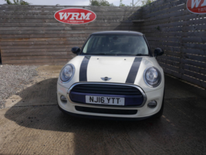 2016 MINI Hatch 1.5 Cooper Hatchback 3dr Petrol Manual Euro 6 (s/s) (136 Ps) in White — image 4