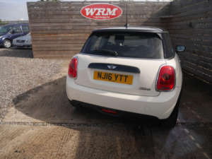 2016 MINI Hatch 1.5 Cooper Hatchback 3dr Petrol Manual Euro 6 (s/s) (136 Ps) in White — image 6