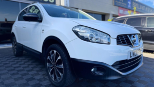 2013 Nissan Qashqai 1.6 360 CVT 2WD Euro 5 5dr in White — image 2