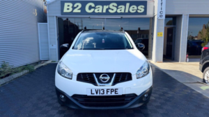 2013 Nissan Qashqai 1.6 360 CVT 2WD Euro 5 5dr in White — image 3