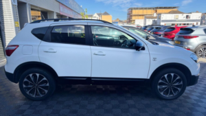 2013 Nissan Qashqai 1.6 360 CVT 2WD Euro 5 5dr in White — image 6