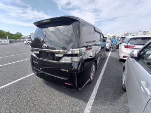 2014 Toyota Vellfire 2.4 Golden Eyes 7 Seats in Black — image 4