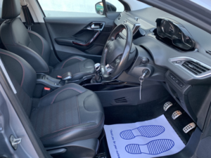 2017 Peugeot 2008 1.6 Bluehdi Gt Line 5-Door in Grey — image 5