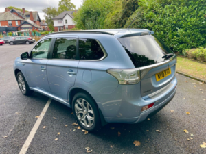 2015 Mitsubishi Outlander 2.0h 12kwh Gx4h CVT 4WD Euro 5 (s/s) 5dr in Blue — image 6