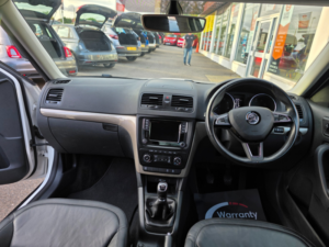 2016 Skoda Yeti 1.2 Tsi Se L Outdoor 5dr Petrol Manual Euro 6 (s/s) (110 Ps) in White — image 2