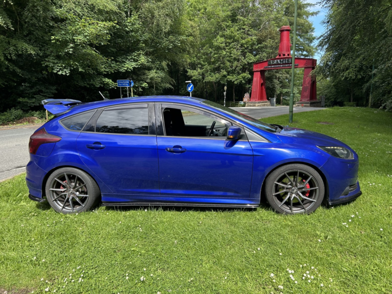 2014 Ford Focus 2.0 T Ecoboost St-3 in Blue — image 1