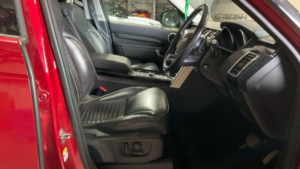 2017 Land Rover Discovery 3.0 Td V6 Hse Auto 4WD Euro 6 (s/s) 5dr in Red — image 2