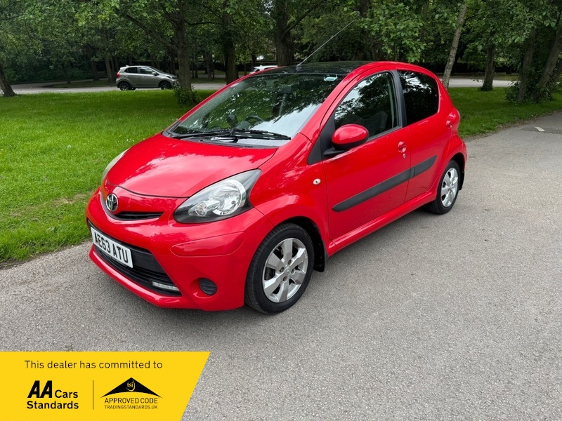 2014 Toyota Aygo Vvt-I Move With Style Mm in Multi-Colour — image 1