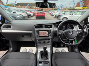 2017 Volkswagen Golf 1.6 Tdi Bluemotion Tech Match Edition Euro 6 (s/s) 5dr in Black — image 2