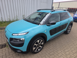 2016 Citroen C4 Cactus 1.6 Bluehdi Flair in Blue — image 5