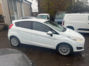 2013 Ford Fiesta 1.0t Ecoboost Titanium Hatchback 5dr Petrol Manual Euro 5 (s/s) (100 Ps) in White — image 2