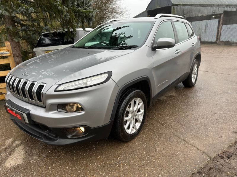 2015 Jeep Cherokee 2.0 Cherokee 2.0 140hp 4WD Manual Longitude in Grey — image 1