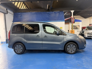 2012 Peugeot Partner Tepee 1.6 Hdi Tepee S in Grey — image 5