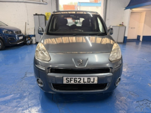 2012 Peugeot Partner Tepee 1.6 Hdi Tepee S in Grey — image 6