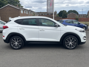 2018 Hyundai Tucson 1.6 T-Gdi Go! Se SUV 5dr Petrol Manual Euro 6 (177 Ps) in White — image 2