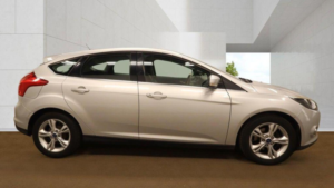 2013 Ford Focus 1.6 Zetec Powershift Euro 5 5dr in Silver — image 5