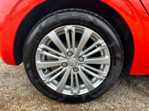 2018 Peugeot 208 1.2 Puretech Allure in Orange — image 5
