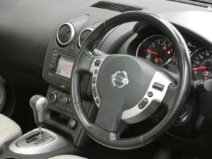 2011 Nissan Qashqai 2.0 Tekna SUV 5dr Petrol CVT 2WD Euro 5 (140 Ps) in Silver — image 5
