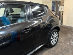 2016 Nissan Juke 1.6 Tekna Xtron Euro 6 5dr in Black — image 4